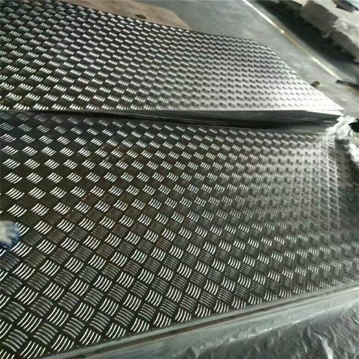乾宏旺供应  防滑2014花纹铝板   可进行热处理强化  有挤压效应 款式多样  物美价廉图片