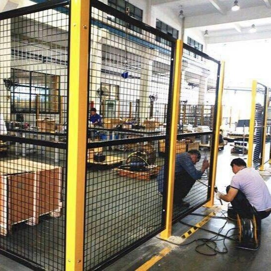 喆兴车间隔离网  焊接隔离屏定做 工业设备防护栏 车间机械设备隔断网