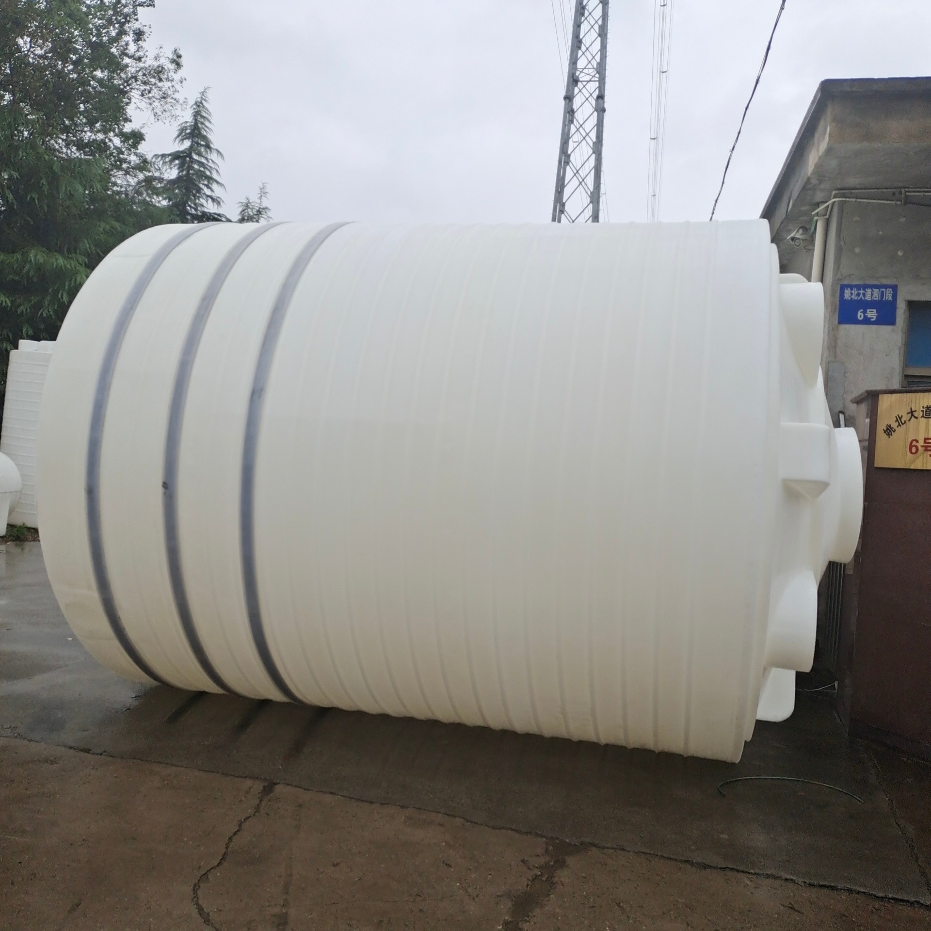 浙江杭州 10吨立式PE塑料水塔 防晒建筑储水大桶 10立方水箱循环水储罐