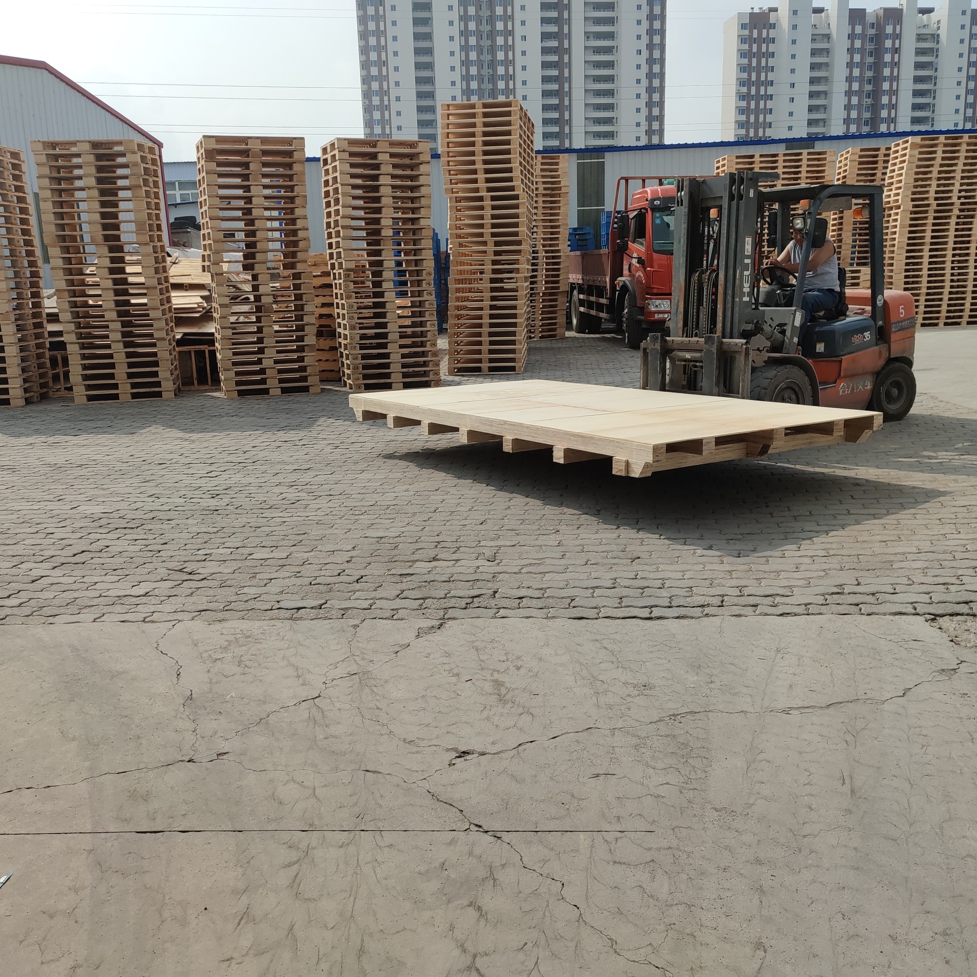 w大型木托盘生产厂家 根据货物形态制作保质量