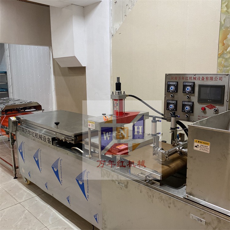鹤壁全自动烙馍机 550型 全自动春饼机 万年红机械 液压单饼机展示