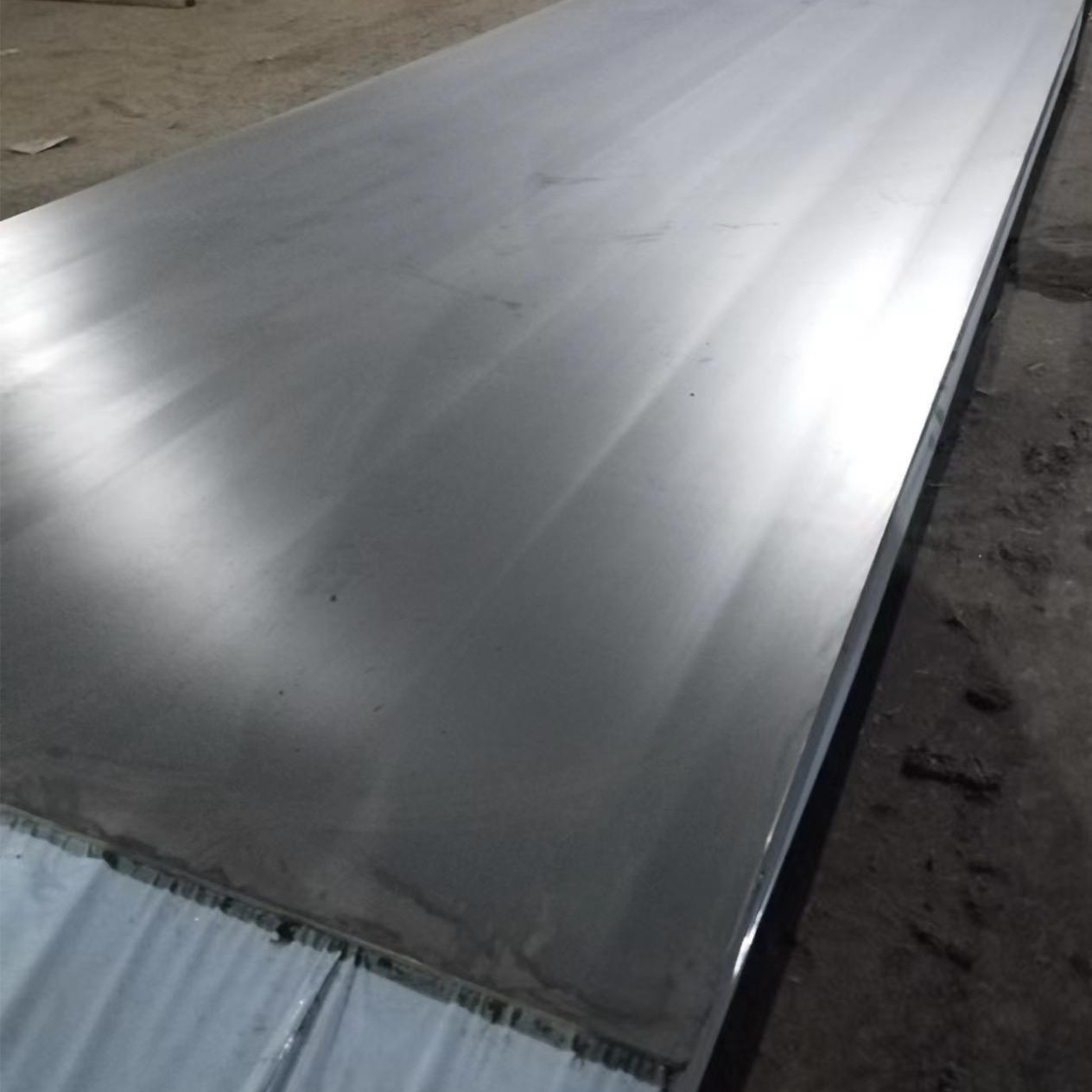 重庆不锈钢复合板 采用不锈钢板和碳钢板经过特殊处理结合在一起的特殊板材