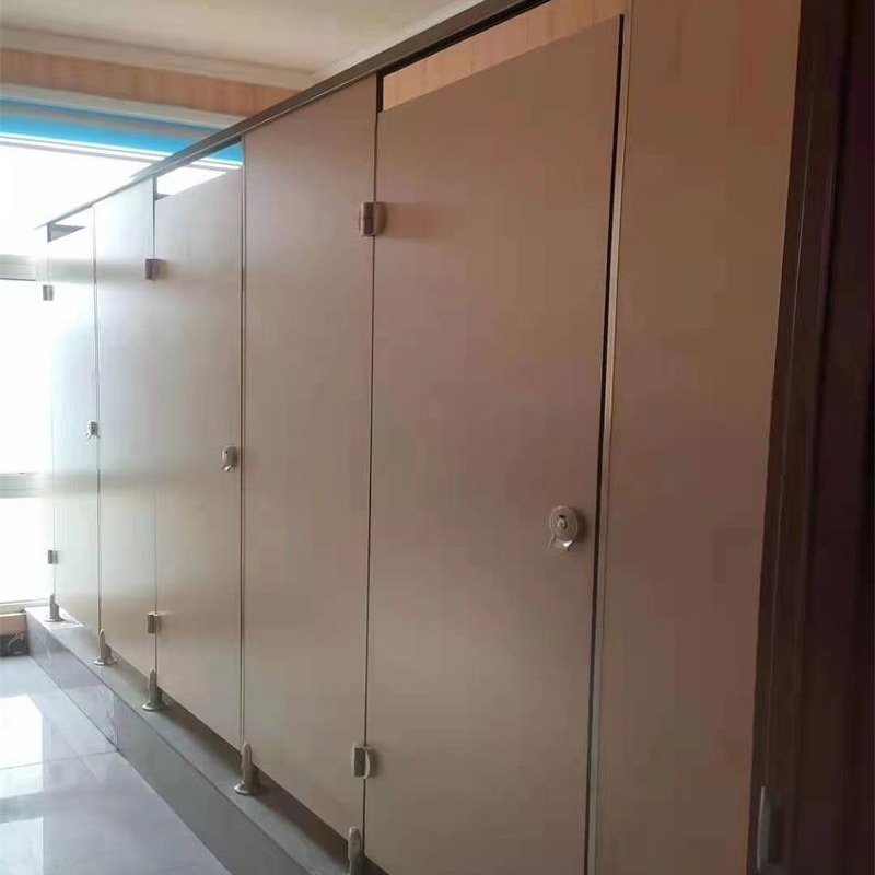 卫生间隔断板材  徐州市公共卫生间隔断门  学校卫生间隔断材料  万维