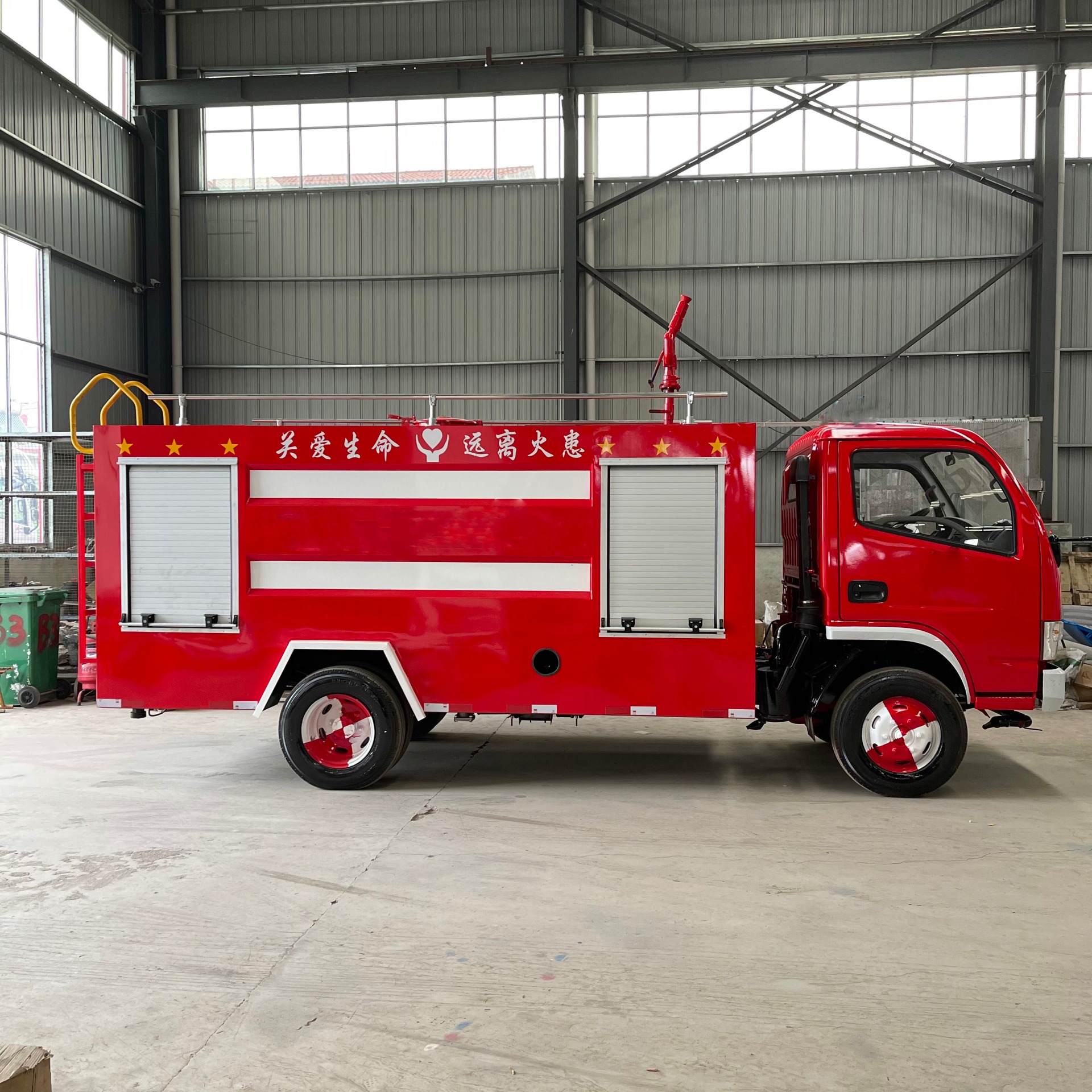 永固威 消防车 东风5吨应急救险车 高炮射程可达45米 配带消防工具