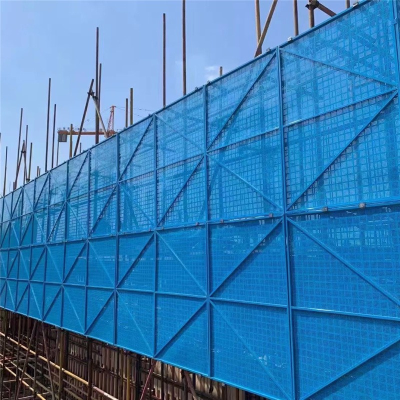 现货供应建筑爬架网 多孔钢板喷塑外架网 高层防坠安全钢板网片峰尚安