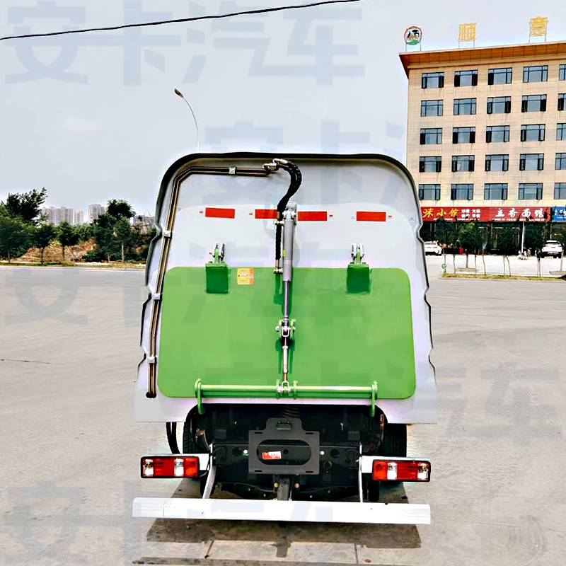 3方新能源扫路车 用于清扫树叶果皮泥渣