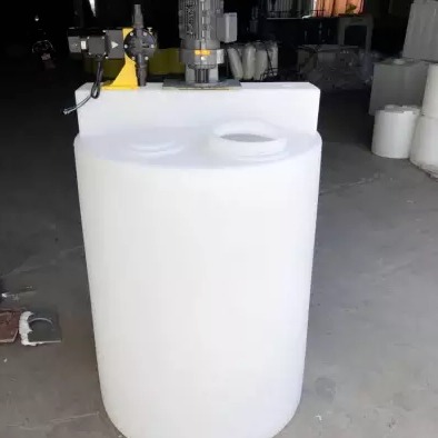加厚1.5吨玻璃水搅拌桶 洗衣液搅拌桶配搅拌机 食品级塑料加药箱厂家供应