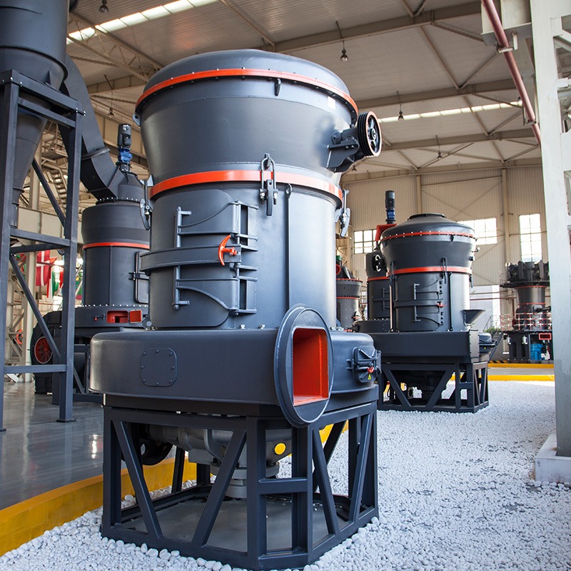南阳钙粉厂磨粉机设备 生产超细高钙粉的磨粉设备 上海世邦雷蒙磨粉机价格图片