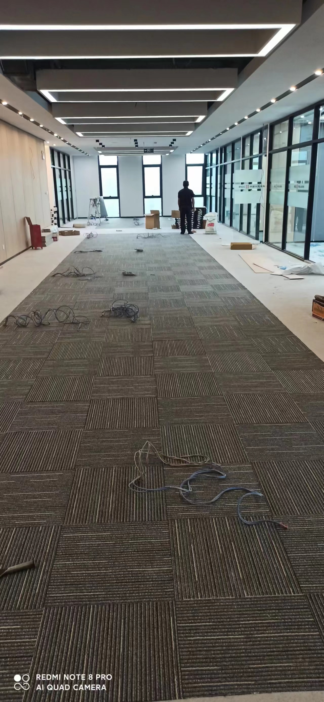 泸水方块地毯厂家 酒店方块地毯 曼纳奇方块地毯 普格地毯批发 办公室方块毯 地毯厂家直销示例图9