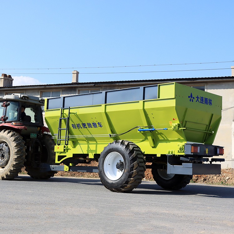 厂家直销有机肥撒肥车撒肥机 雨林12方大型撒粪机扬粪车