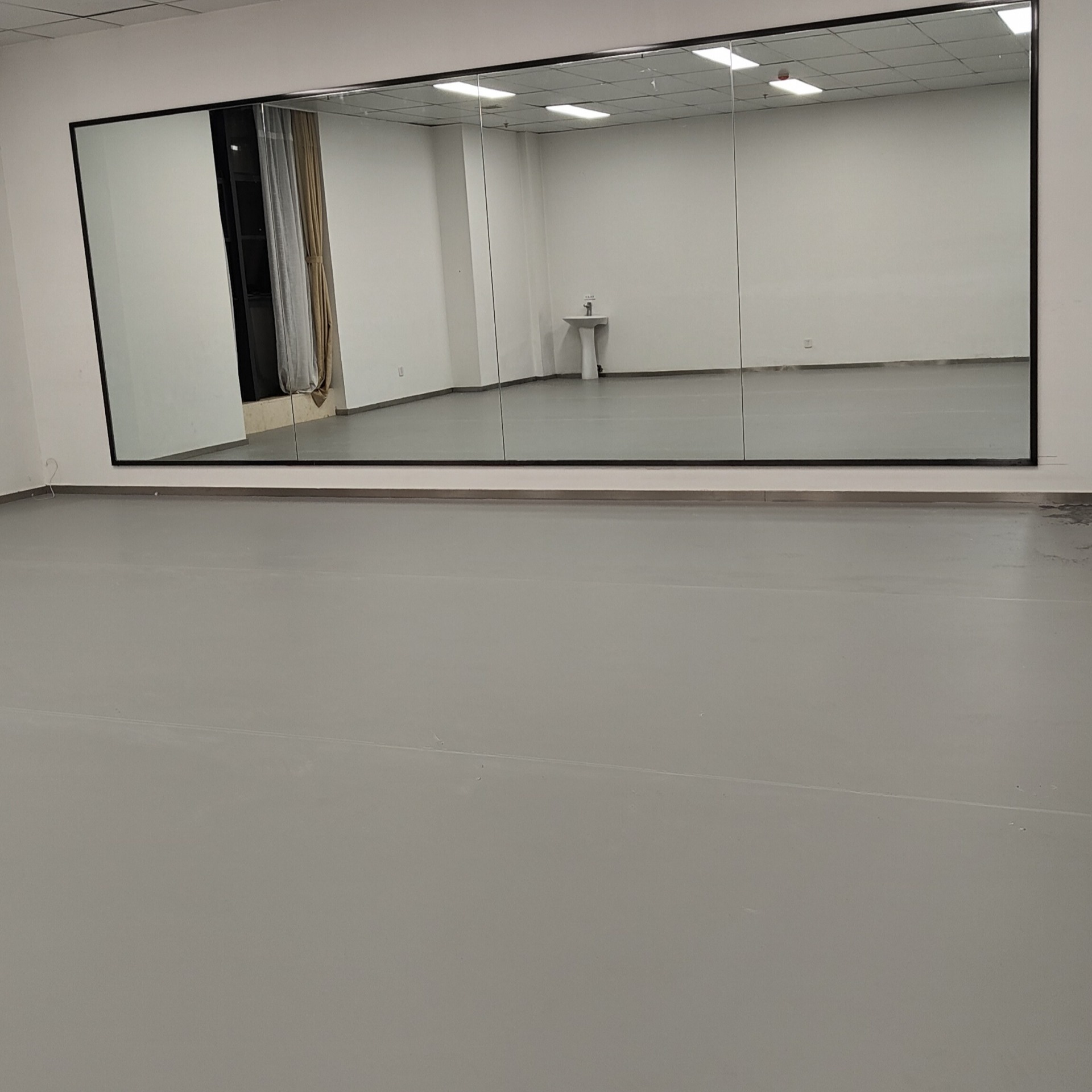 昆明舞蹈教室专用PVC塑胶地板厂家 -曼纳奇舞蹈教室专用PVC地板 - 昆明pvc地板-昆明pvc地板批发地板