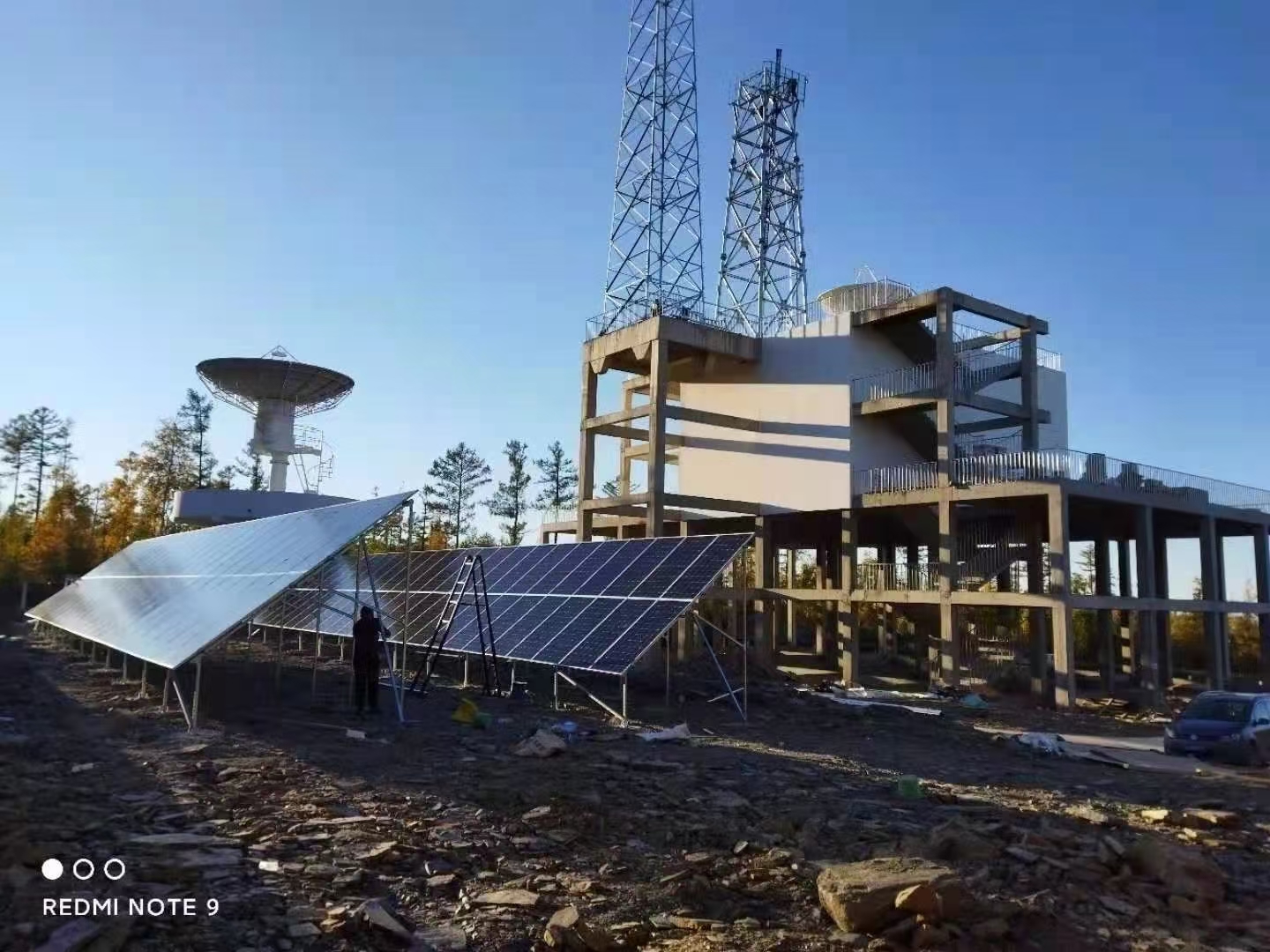 吉林太阳能发电自发自用余量上网单晶硅光伏板气象监测太阳能电池板
